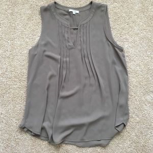 💕HP💕 Like new! Pleione sleeveless blouse